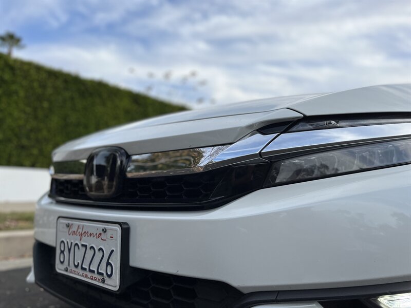 2020 Honda Clarity Touring photo 10