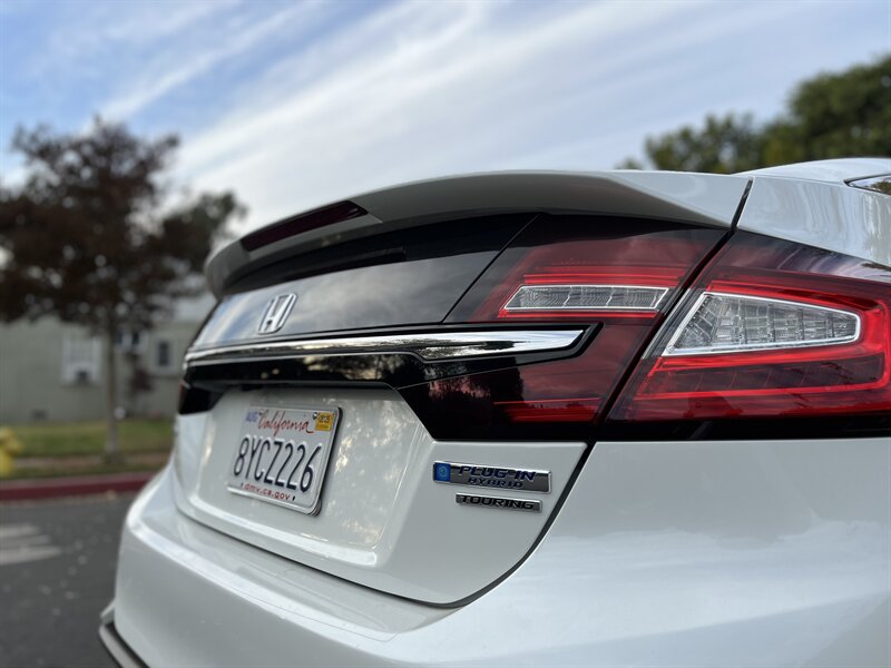 2020 Honda Clarity Touring photo 18