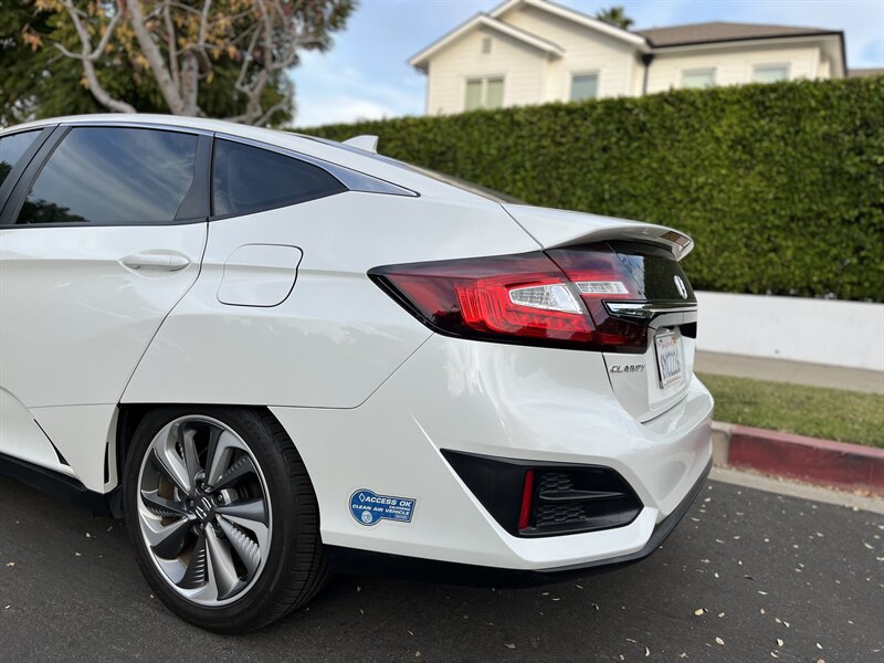 2020 Honda Clarity Touring photo 12