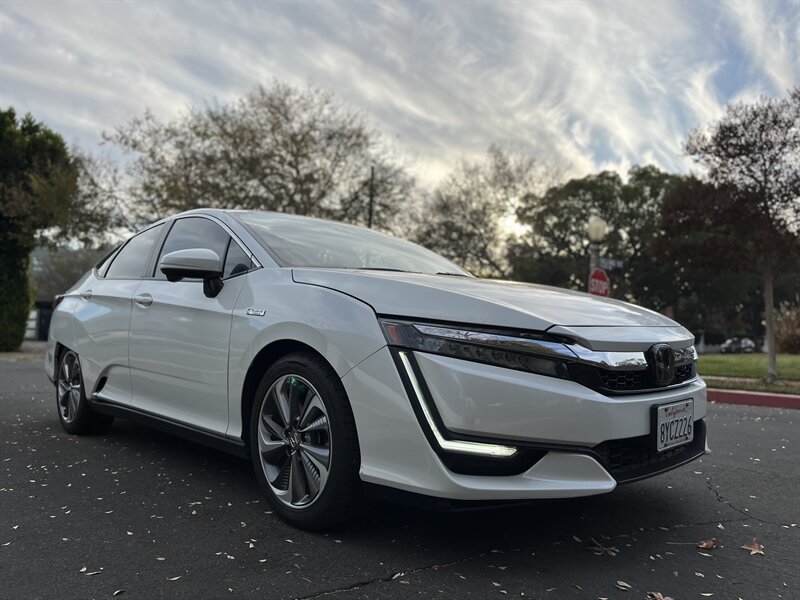 2020 Honda Clarity Touring photo 24