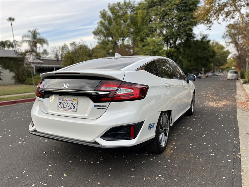 2020 Honda Clarity Touring photo 14