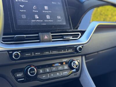 2020 Kia Niro LX - Photo 17 - Studio City, CA 91604