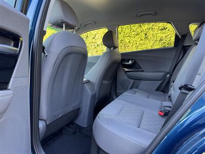 2020 Kia Niro LX - Photo 21 - Studio City, CA 91604