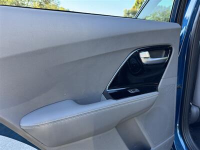 2020 Kia Niro LX - Photo 22 - Studio City, CA 91604