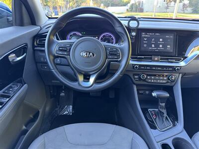 2020 Kia Niro LX - Photo 24 - Studio City, CA 91604