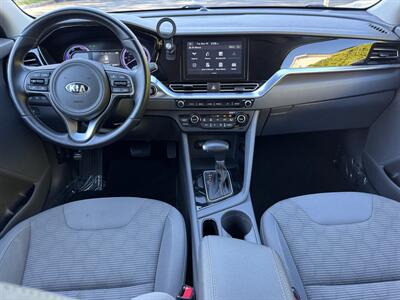 2020 Kia Niro LX - Photo 23 - Studio City, CA 91604