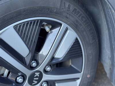 2020 Kia Niro LX - Photo 43 - Studio City, CA 91604