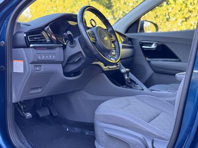 2020 Kia Niro LX - Photo 10 - Studio City, CA 91604