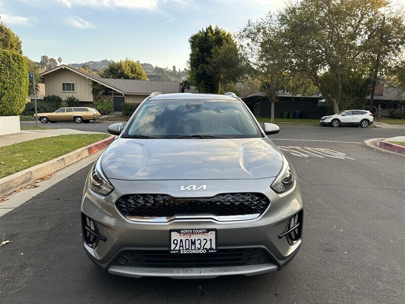 2022 Kia Niro LXS photo 8