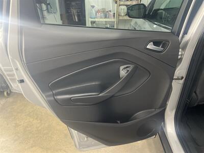 2017 Ford Escape SE - Photo 7 - Monticello, IN 47960