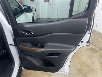 2018 GMC Acadia SLE-2   - Photo 9 - Monticello, IN 47960