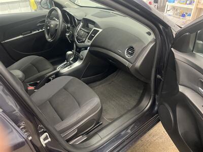 2015 Chevrolet Cruze 1LT Auto   - Photo 12 - Monticello, IN 47960