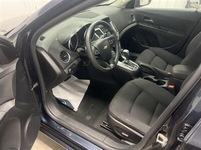 2015 Chevrolet Cruze 1LT Auto   - Photo 6 - Monticello, IN 47960