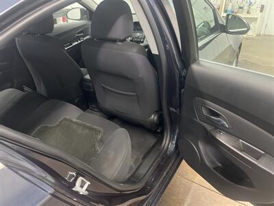 2015 Chevrolet Cruze 1LT Auto   - Photo 10 - Monticello, IN 47960
