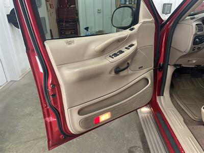 2002 Ford Expedition Eddie Bauer   - Photo 5 - Monticello, IN 47960