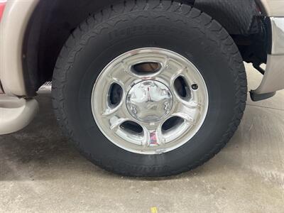 2002 Ford Expedition Eddie Bauer   - Photo 13 - Monticello, IN 47960