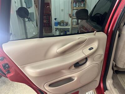 2002 Ford Expedition Eddie Bauer   - Photo 7 - Monticello, IN 47960