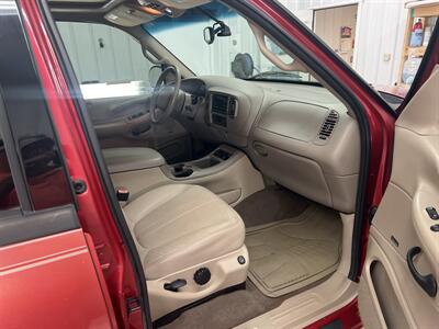 2002 Ford Expedition Eddie Bauer   - Photo 12 - Monticello, IN 47960