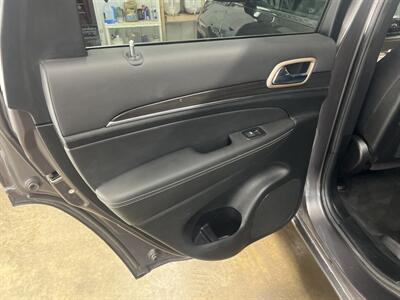 2015 Jeep Grand Cherokee Overland   - Photo 7 - Monticello, IN 47960