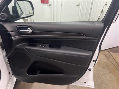 2019 Jeep Grand Cherokee Overland   - Photo 11 - Monticello, IN 47960