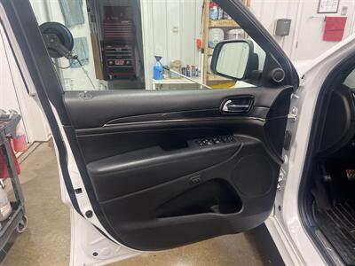 2019 Jeep Grand Cherokee Overland   - Photo 5 - Monticello, IN 47960