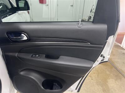 2019 Jeep Grand Cherokee Overland   - Photo 9 - Monticello, IN 47960