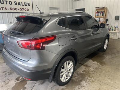 2018 Nissan Rogue Sport S   - Photo 4 - Monticello, IN 47960