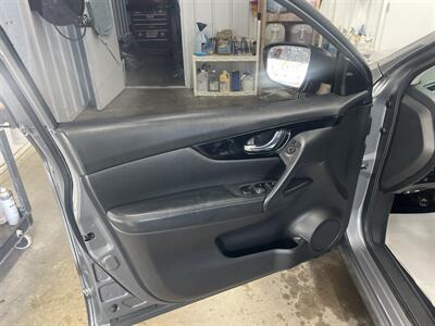 2018 Nissan Rogue Sport S   - Photo 5 - Monticello, IN 47960