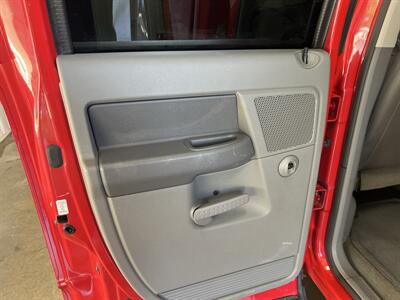 2006 Dodge Ram 2500 ST - Photo 7 - Monticello, IN 47960