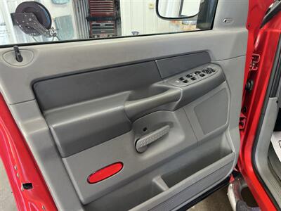 2006 Dodge Ram 2500 ST - Photo 5 - Monticello, IN 47960
