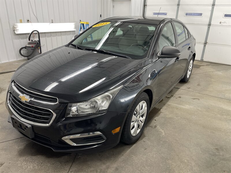 2015 Chevrolet Cruze LS Auto   - Photo 1 - Monticello, IN 47960