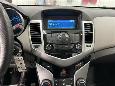 2015 Chevrolet Cruze LS Auto   - Photo 11 - Monticello, IN 47960