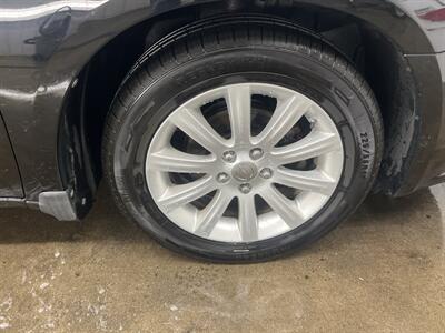 2013 Chrysler 200 Limited - Photo 13 - Monticello, IN 47960