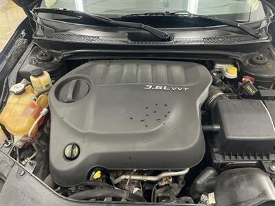 2013 Chrysler 200 Limited - Photo 14 - Monticello, IN 47960