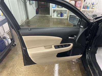 2013 Chrysler 200 Limited - Photo 5 - Monticello, IN 47960