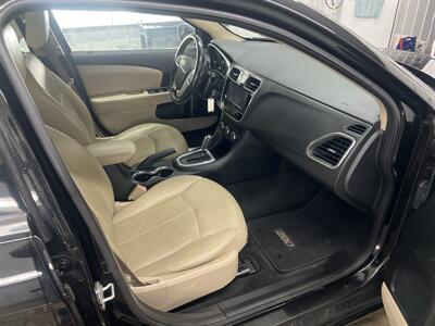 2013 Chrysler 200 Limited - Photo 12 - Monticello, IN 47960