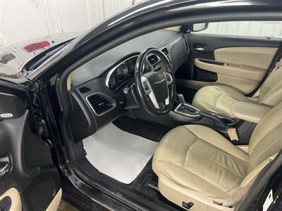 2013 Chrysler 200 Limited - Photo 6 - Monticello, IN 47960
