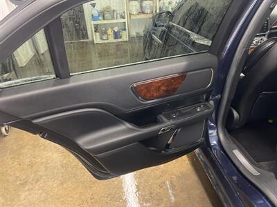 2017 Lincoln Continental Select - Photo 5 - Monticello, IN 47960