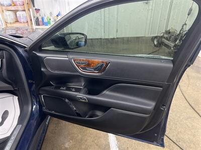 2017 Lincoln Continental Select - Photo 9 - Monticello, IN 47960