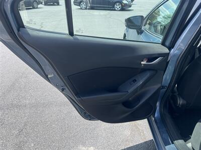 2014 Mazda Mazda3 i Touring   - Photo 7 - Monticello, IN 47960