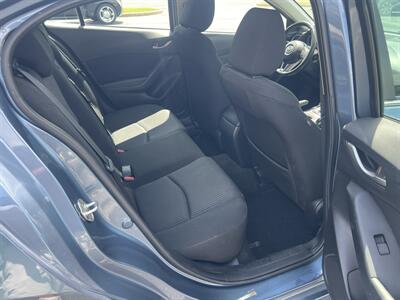 2014 Mazda Mazda3 i Touring   - Photo 10 - Monticello, IN 47960