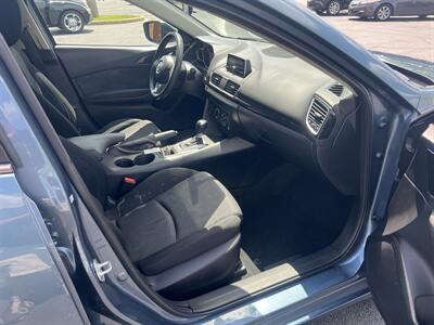 2014 Mazda Mazda3 i Touring   - Photo 12 - Monticello, IN 47960