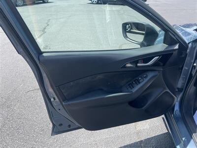2014 Mazda Mazda3 i Touring   - Photo 5 - Monticello, IN 47960