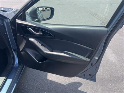 2014 Mazda Mazda3 i Touring   - Photo 11 - Monticello, IN 47960