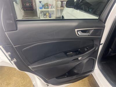 2019 Ford Edge SEL   - Photo 7 - Monticello, IN 47960