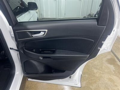 2019 Ford Edge SEL   - Photo 9 - Monticello, IN 47960