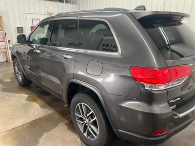 2017 Jeep Grand Cherokee Limited   - Photo 3 - Monticello, IN 47960