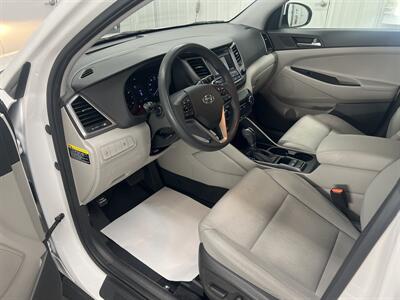 2017 Hyundai TUCSON SE   - Photo 6 - Monticello, IN 47960