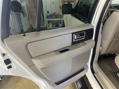 2007 Lincoln Navigator Luxury   - Photo 7 - Monticello, IN 47960