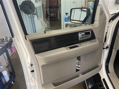 2007 Lincoln Navigator Luxury   - Photo 5 - Monticello, IN 47960